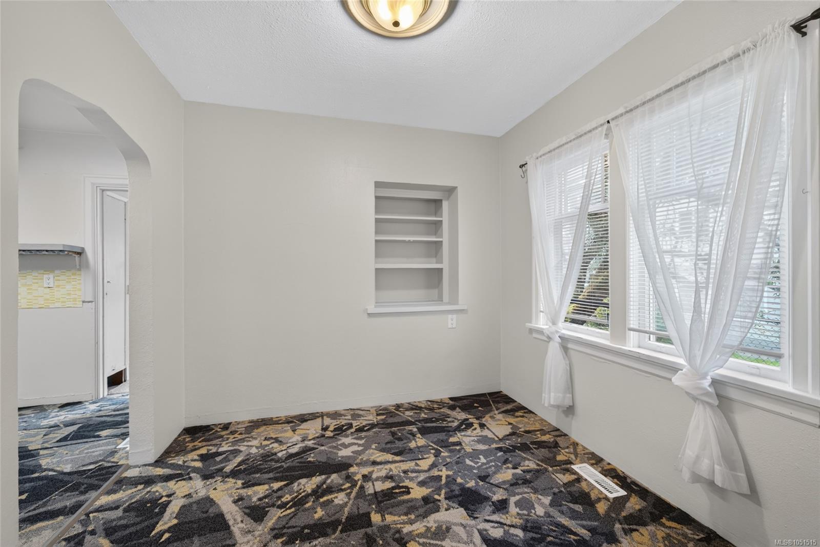 3219 RUTLEDGE St — listing photo 13 of 40