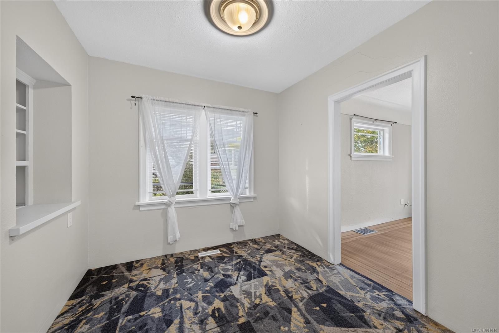 3219 RUTLEDGE St — listing photo 14 of 40