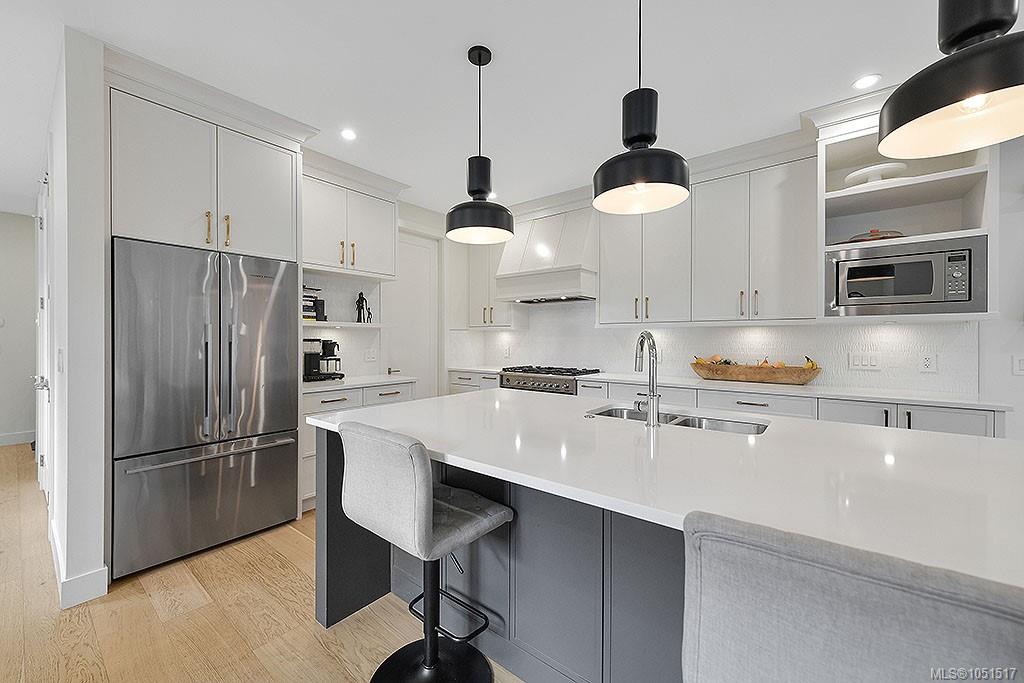 4317 Majestic Dr — listing photo 13 of 70