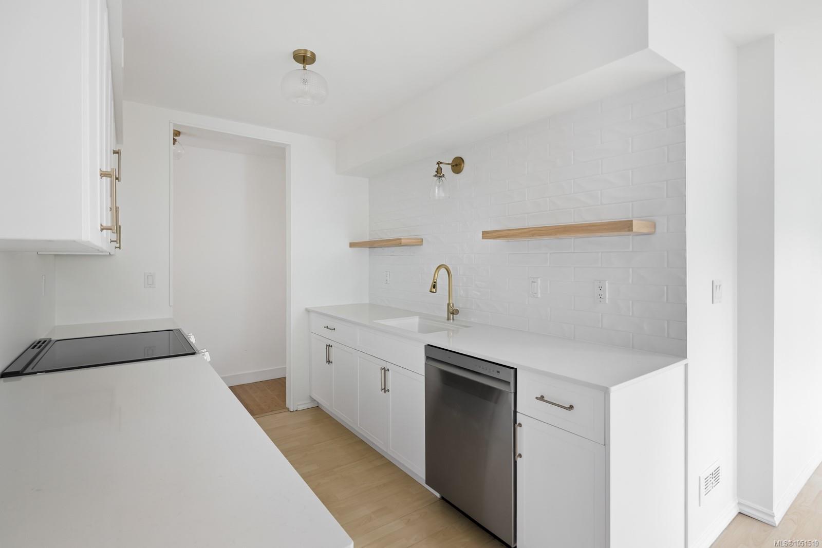 6450 Abbey Rd — listing photo 12 of 47