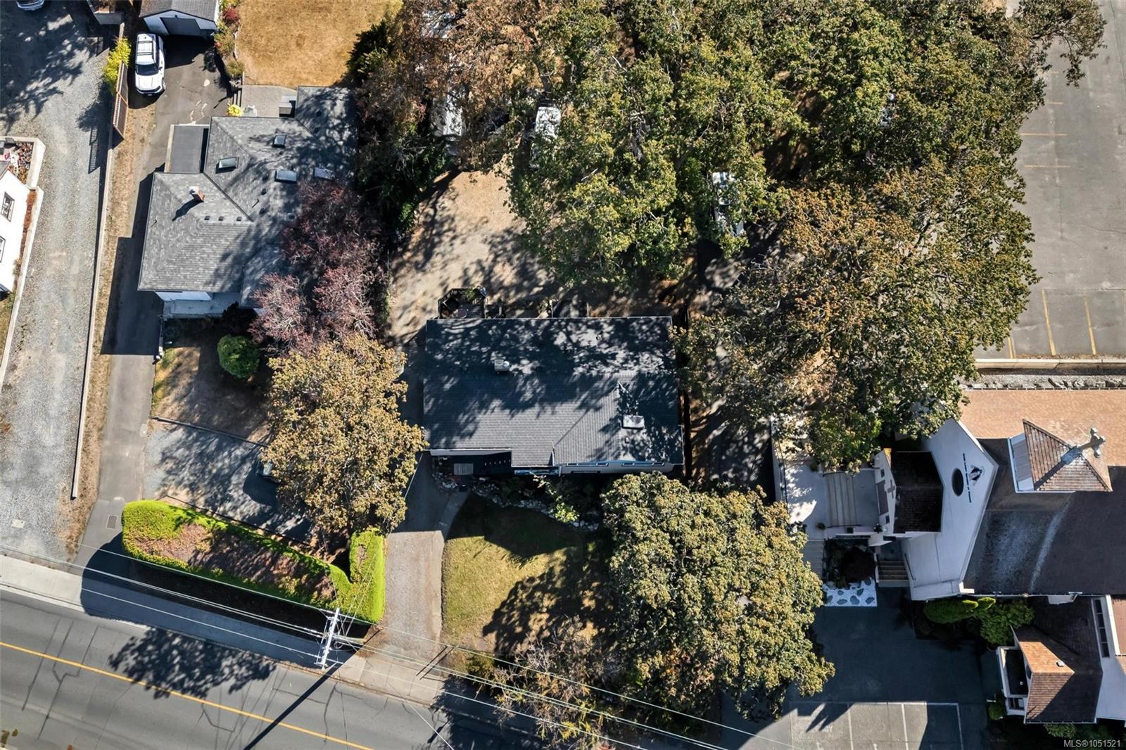 847 Old Esquimalt Rd, Esquimalt