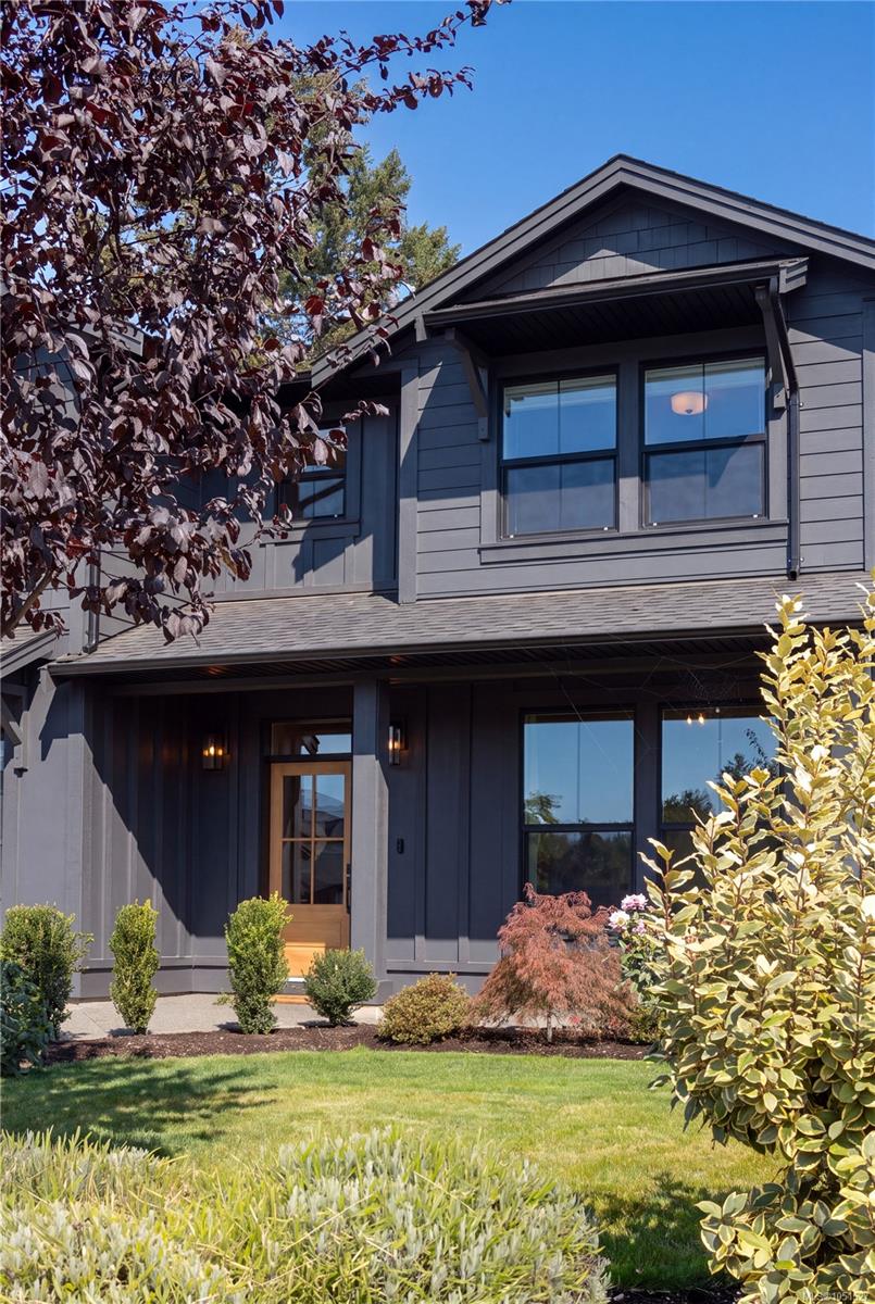 1866 Vee Rd — listing photo 3 of 43
