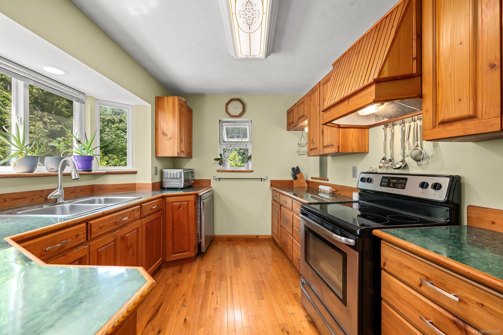 4530 Thompson Clarke Dr — listing photo 14 of 60