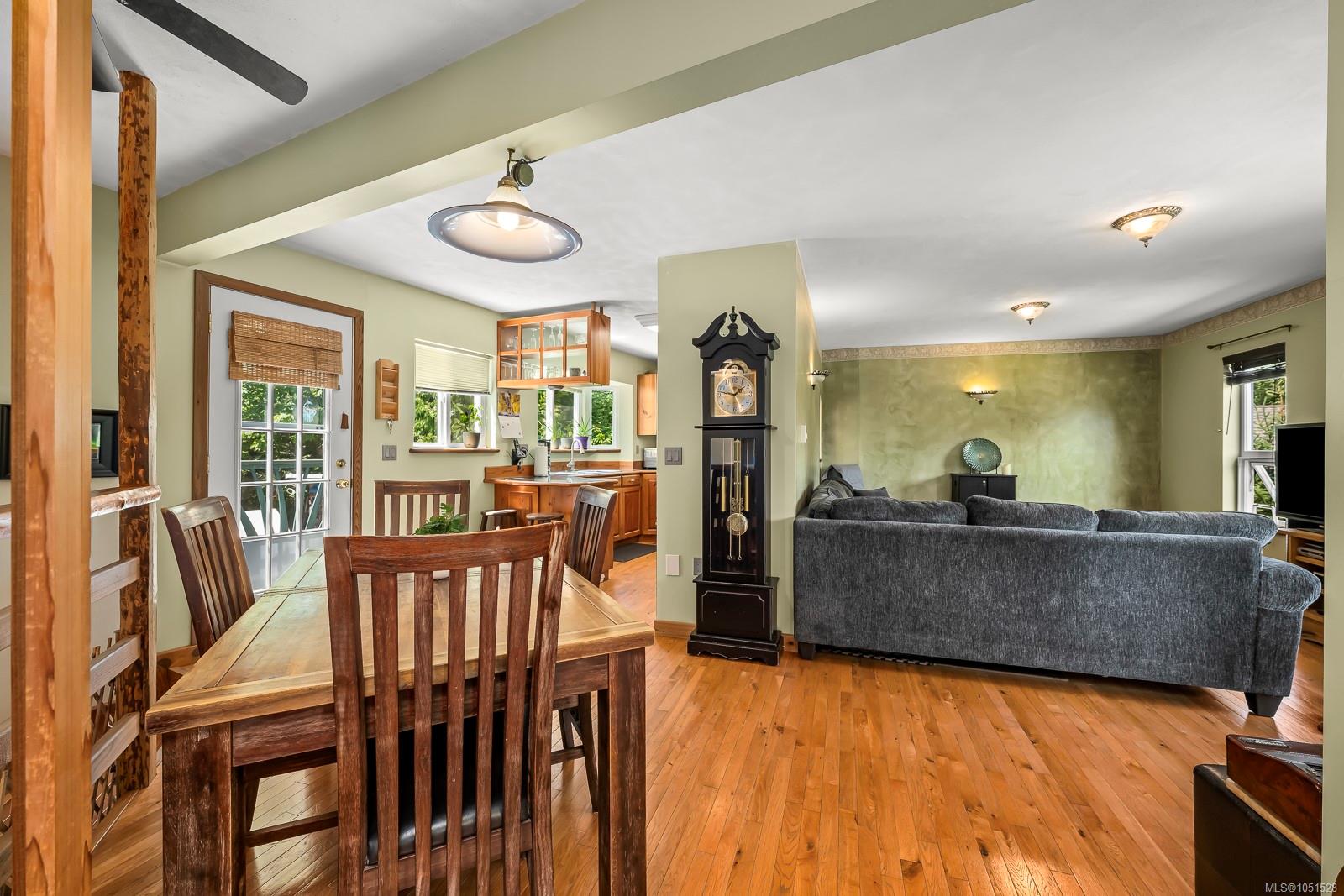 4530 Thompson Clarke Dr — listing photo 7 of 60