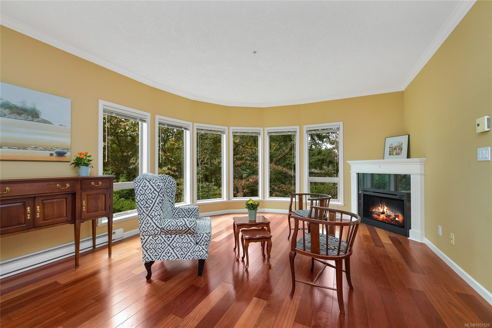 204-125 ALDERSMITH Pl — listing photo 2 of 50