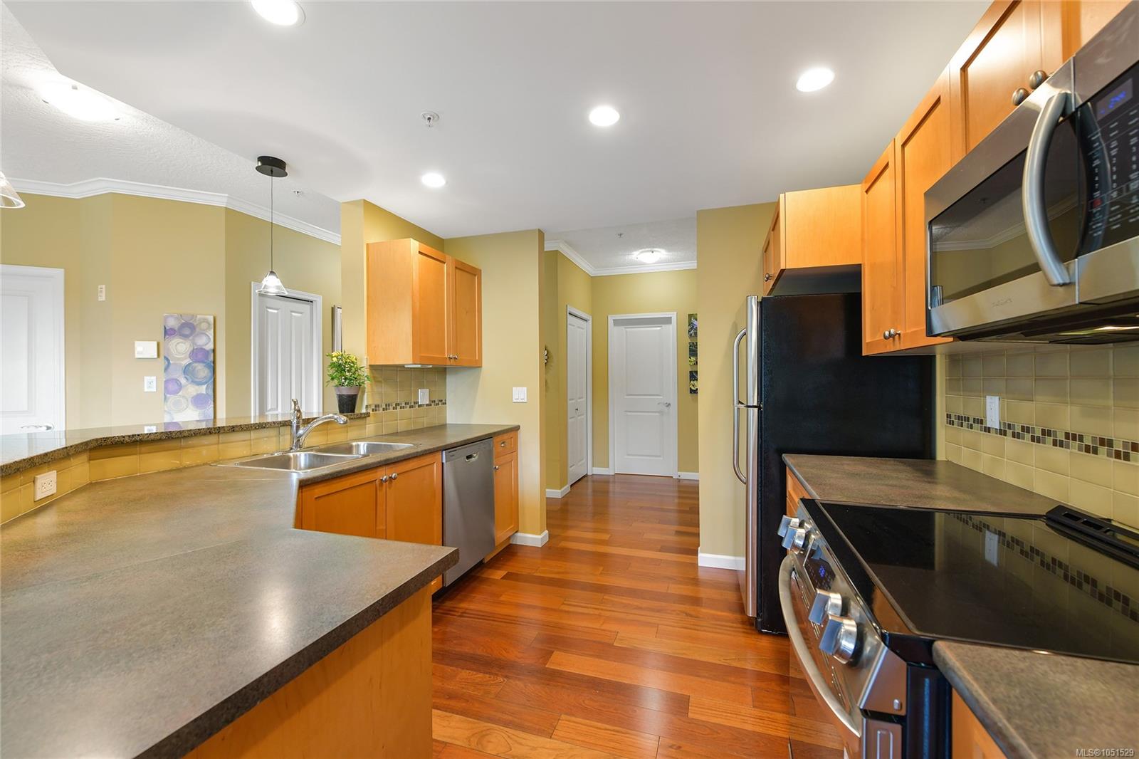 204-125 ALDERSMITH Pl — listing photo 11 of 50