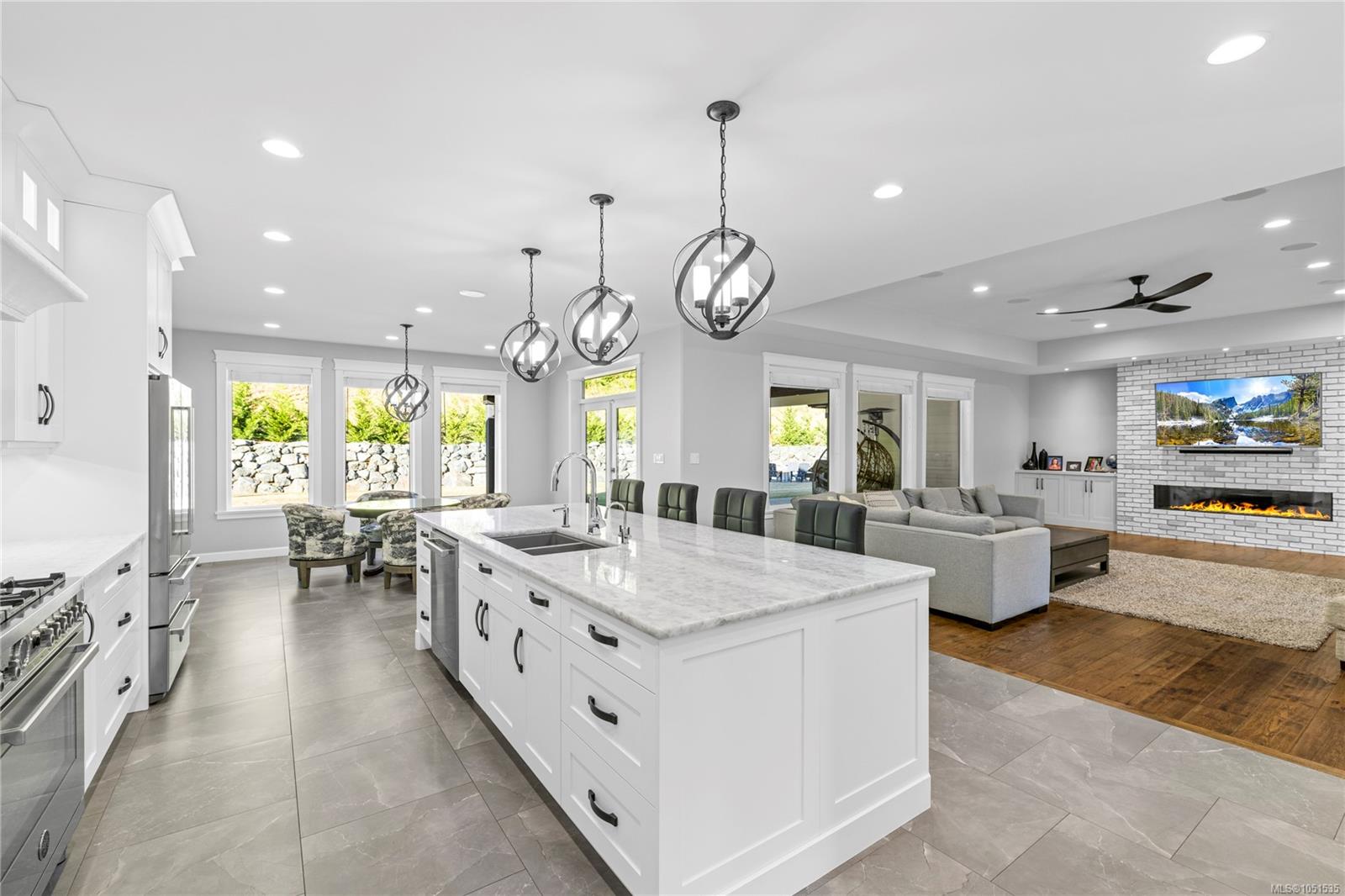 6127 Chase Dr — listing photo 14 of 60