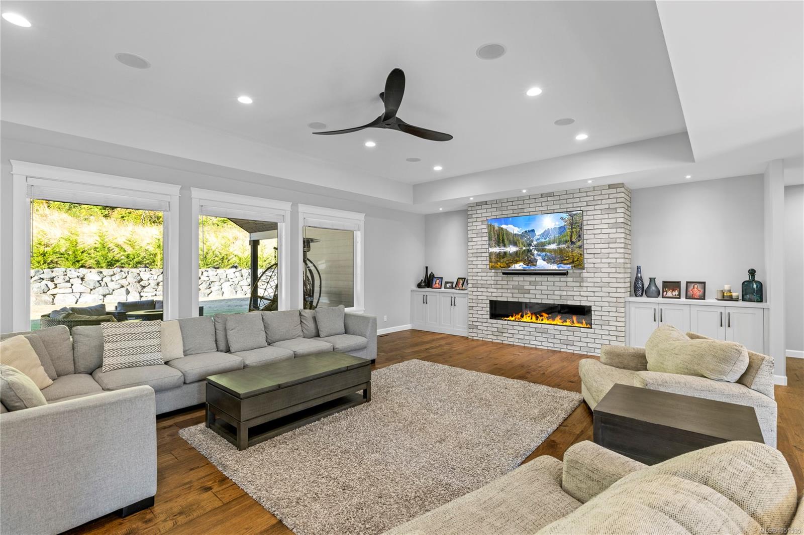 6127 Chase Dr — listing photo 8 of 60