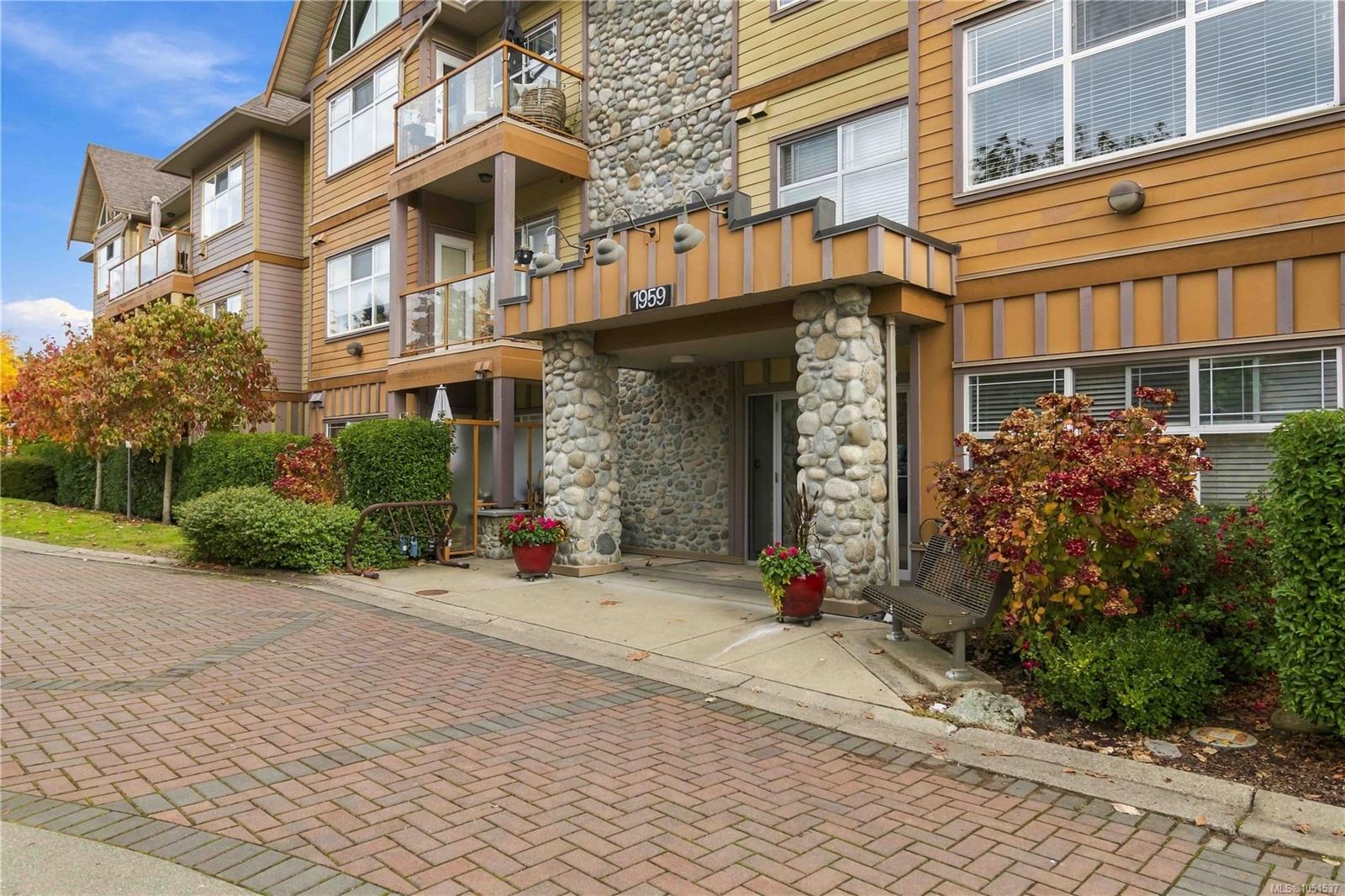 308-1959 Polo Park Crt — listing photo 5 of 39