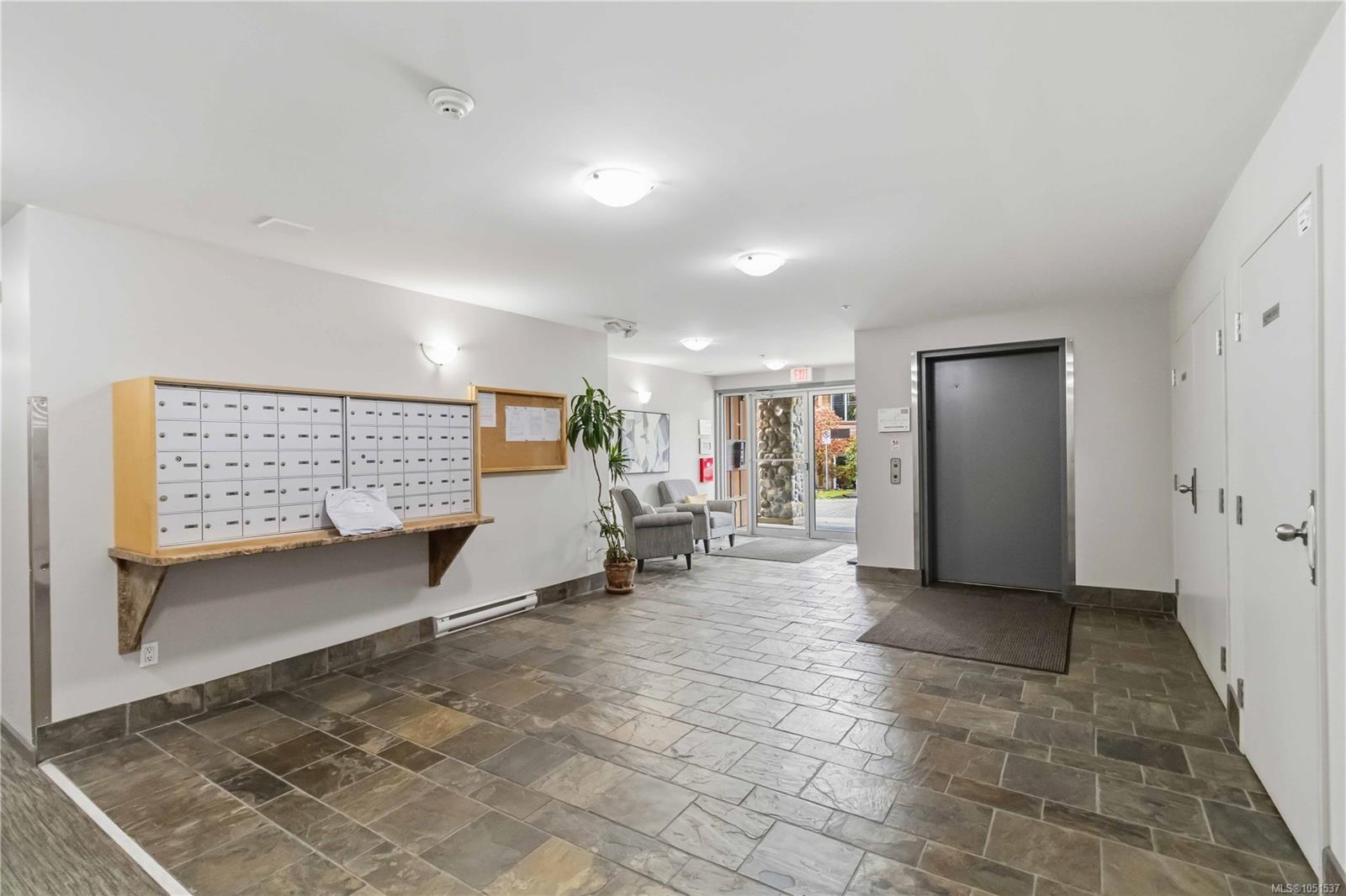 308-1959 Polo Park Crt — listing photo 7 of 39