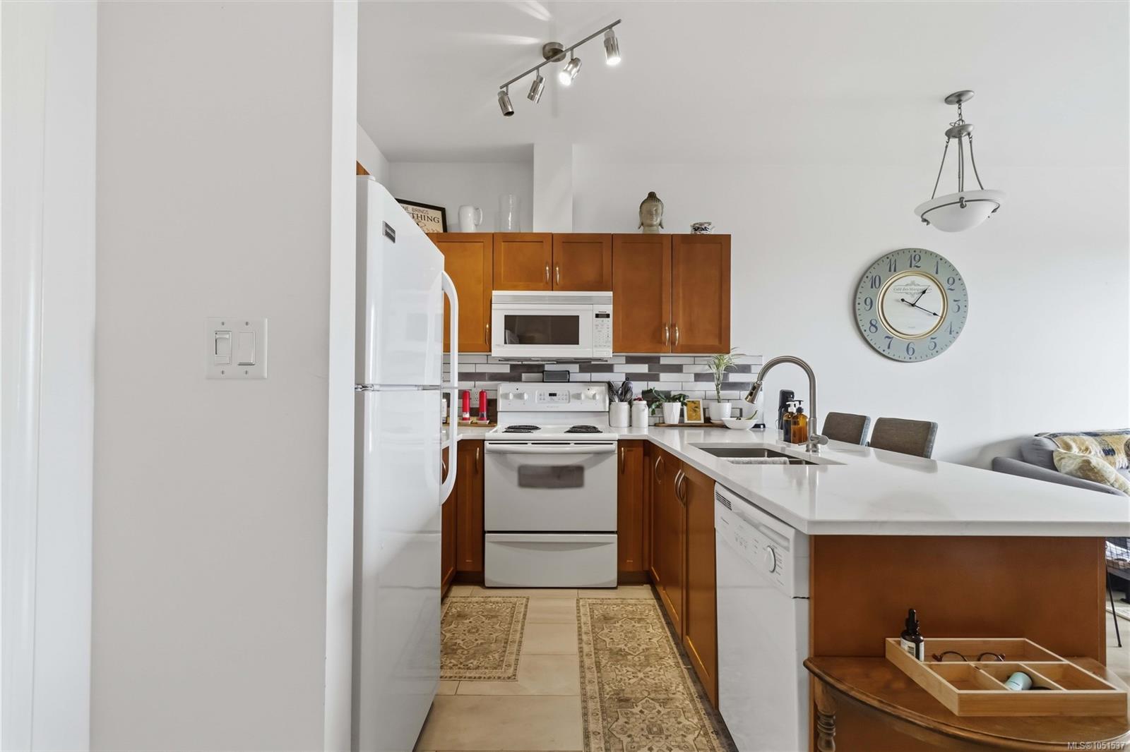 308-1959 Polo Park Crt — listing photo 10 of 39