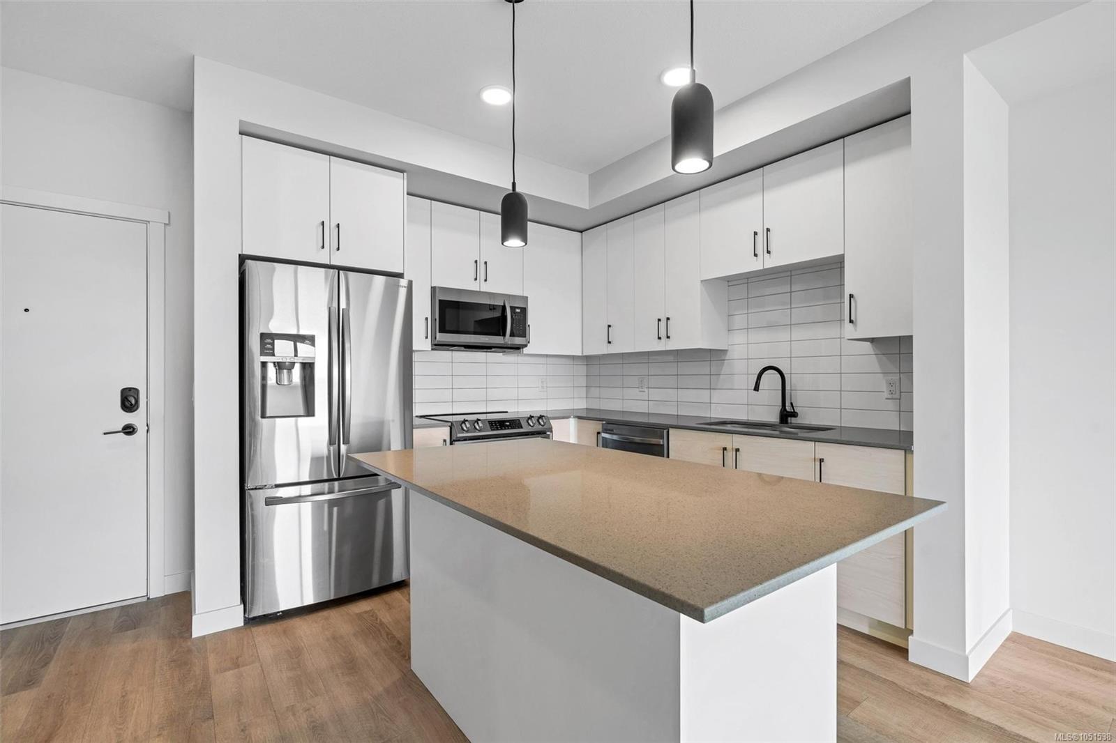504-2465 Gateway Rd — listing photo 12 of 48
