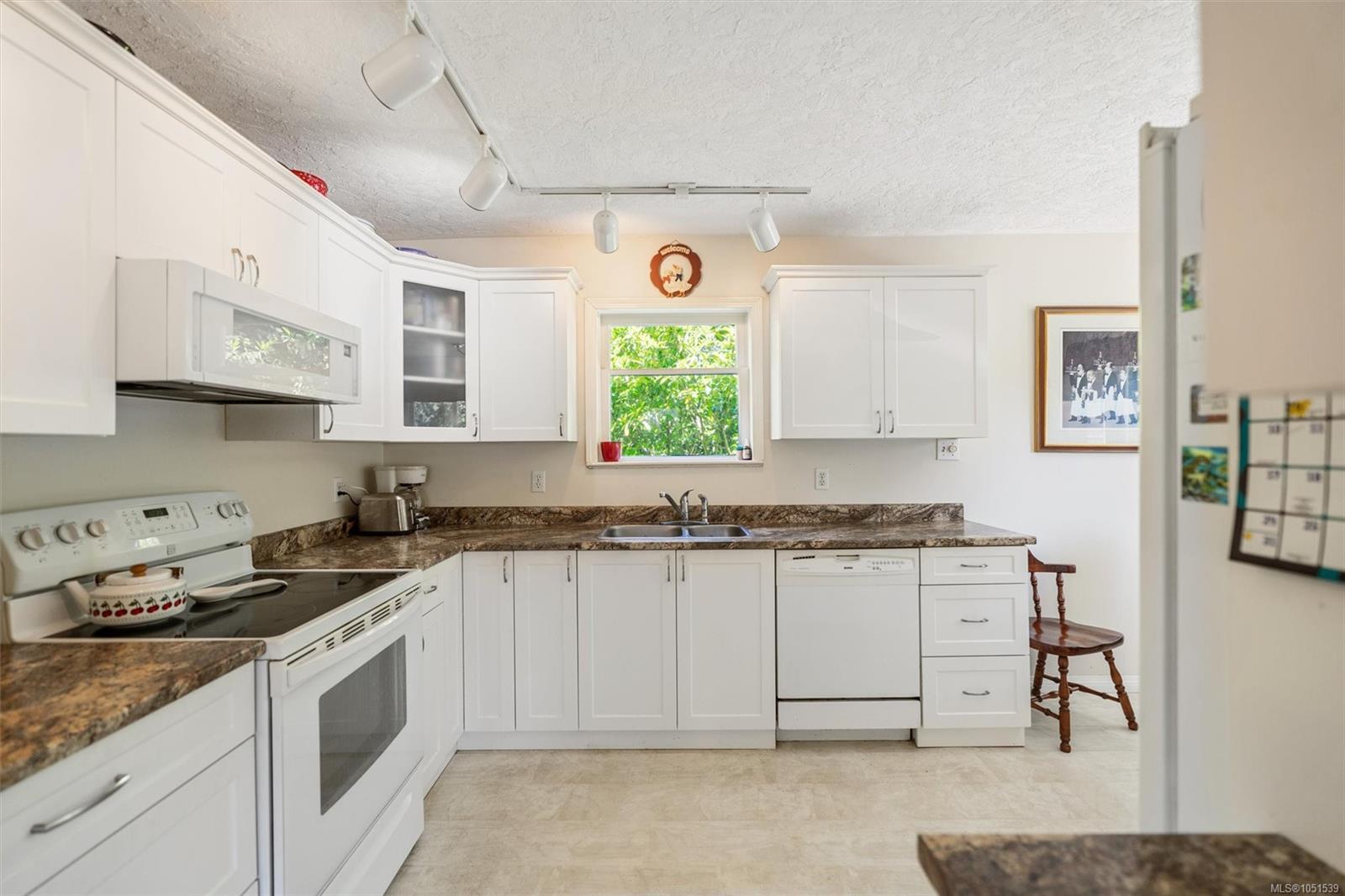 9220 East Saanich Rd — listing photo 13 of 50