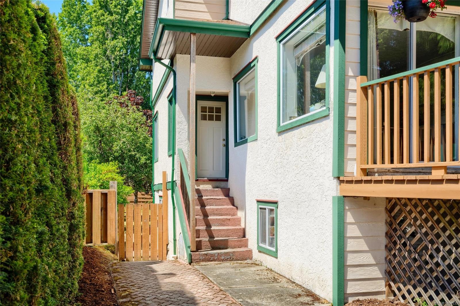 9220 East Saanich Rd — listing photo 8 of 50