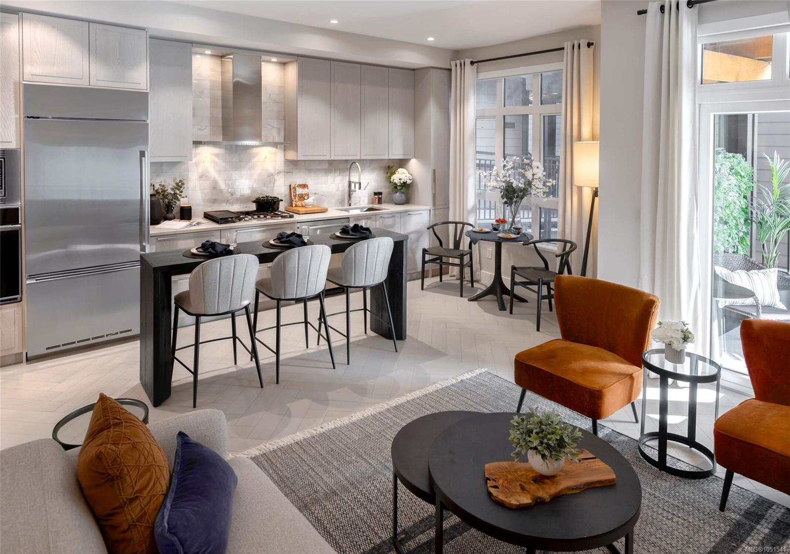 211-427 Lampson St — listing photo 2 of 16