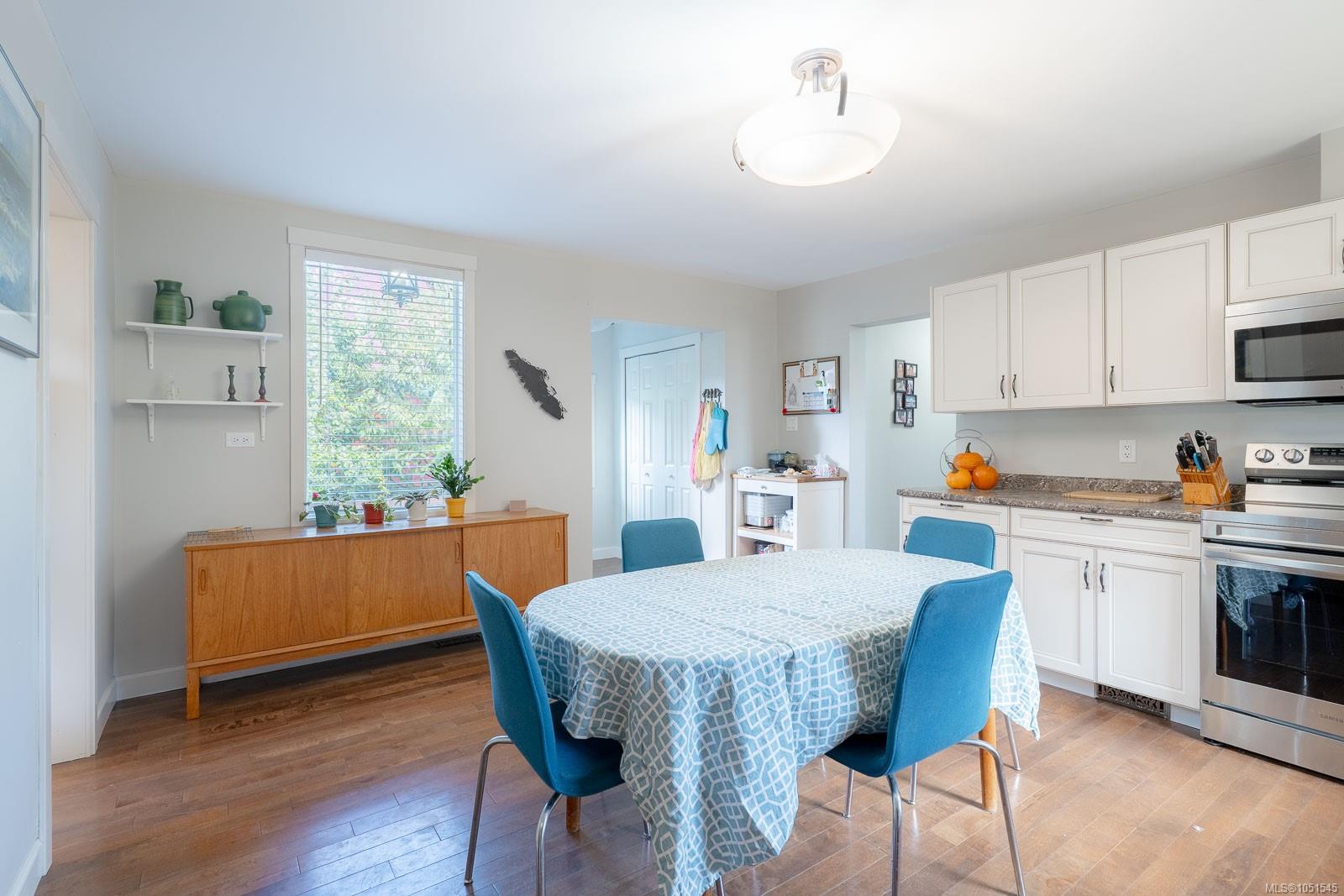 121 Harvey St — listing photo 13 of 49