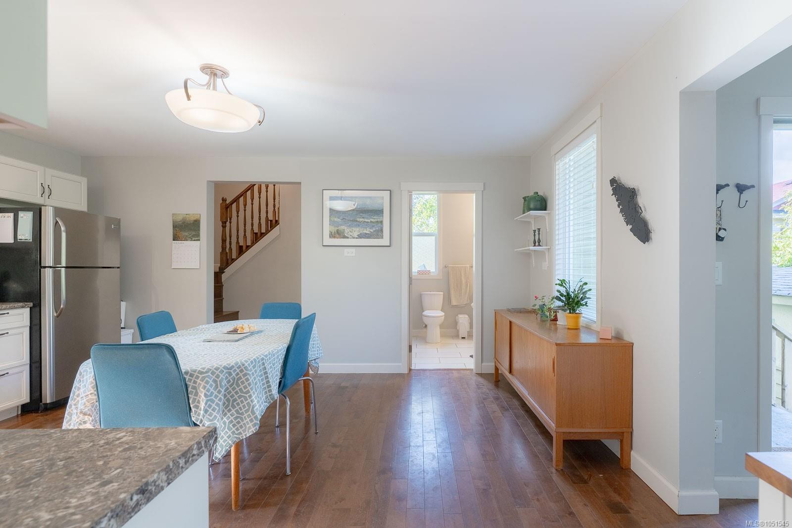 121 Harvey St — listing photo 8 of 49