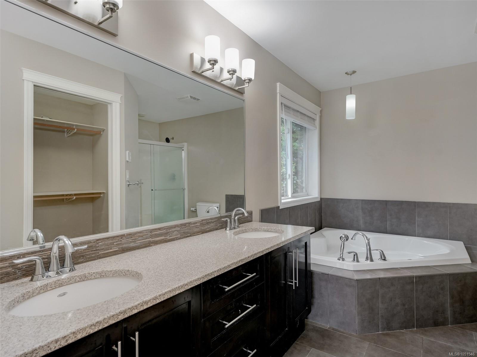 2526 Prospector Way — listing photo 12 of 30