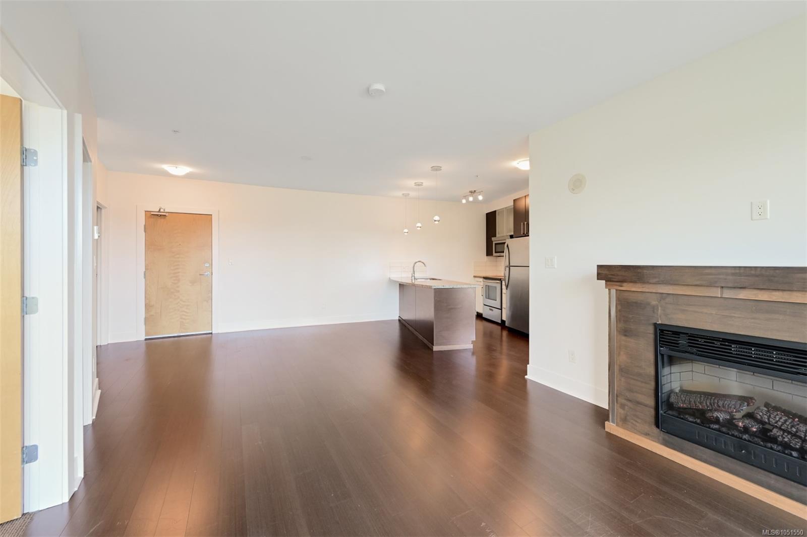 418-2745 Veterans Memorial Pkwy — listing photo 12 of 38