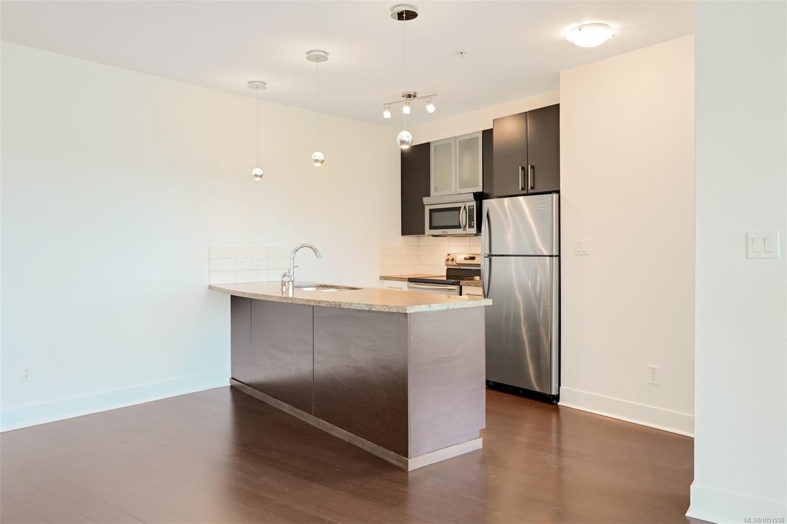 418-2745 Veterans Memorial Pkwy — listing photo 14 of 38