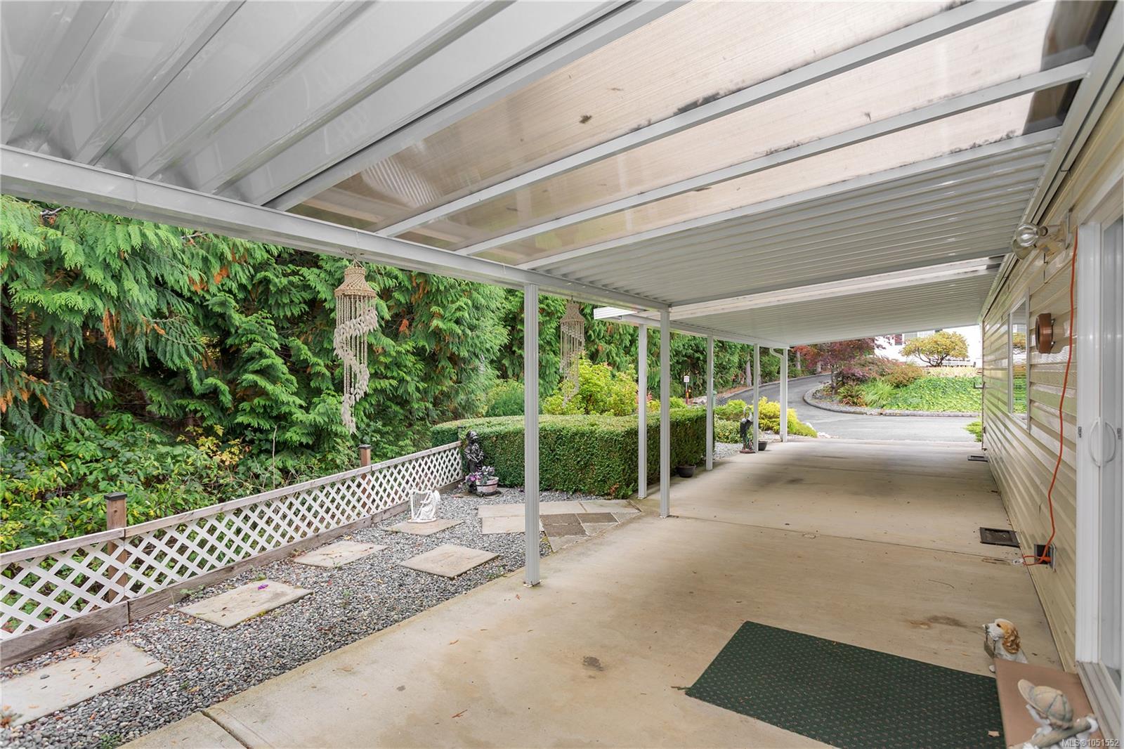 39-1048 Murchie Way — listing photo 3 of 20