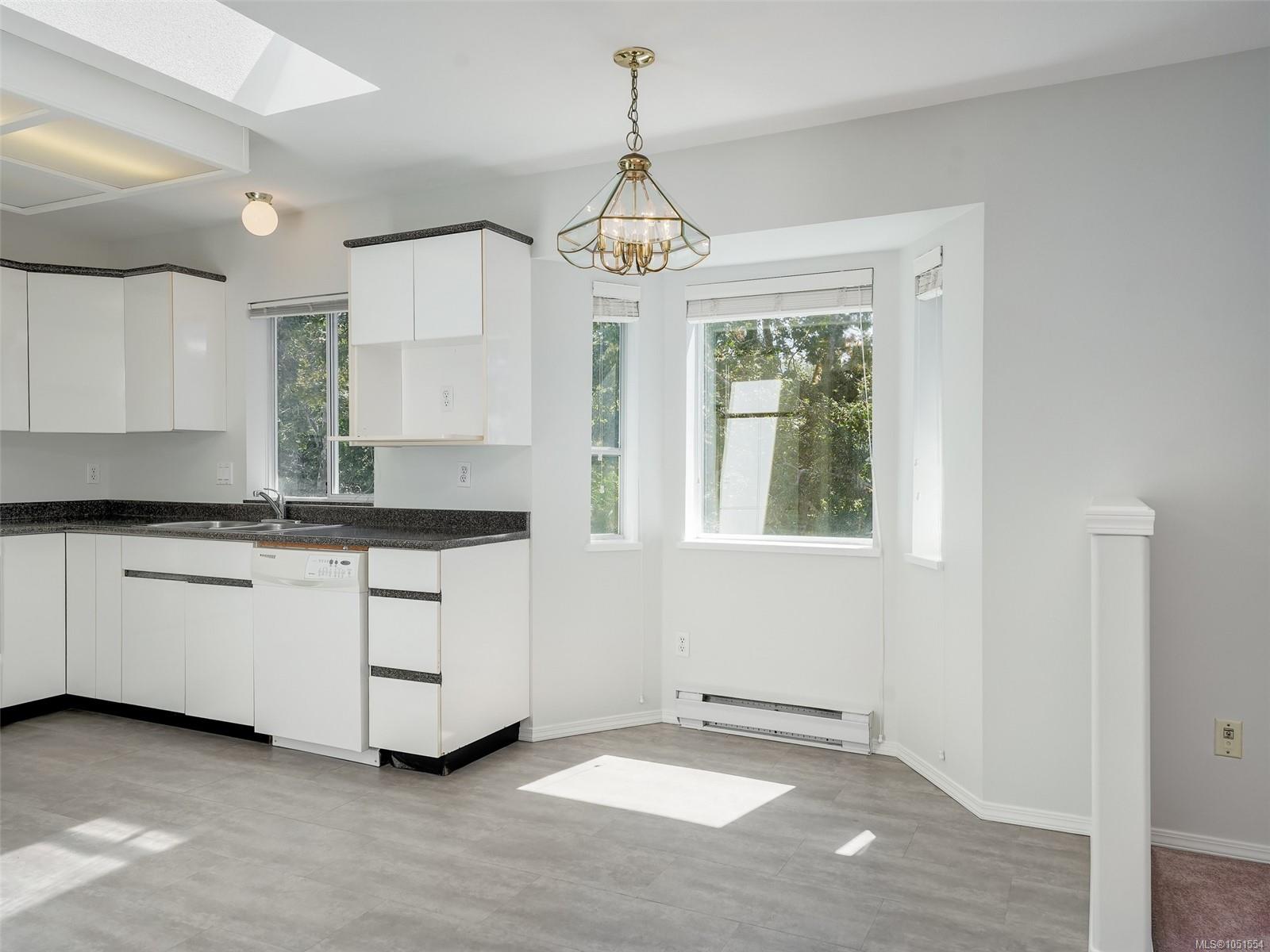 1287 Carmichael Crt — listing photo 13 of 41