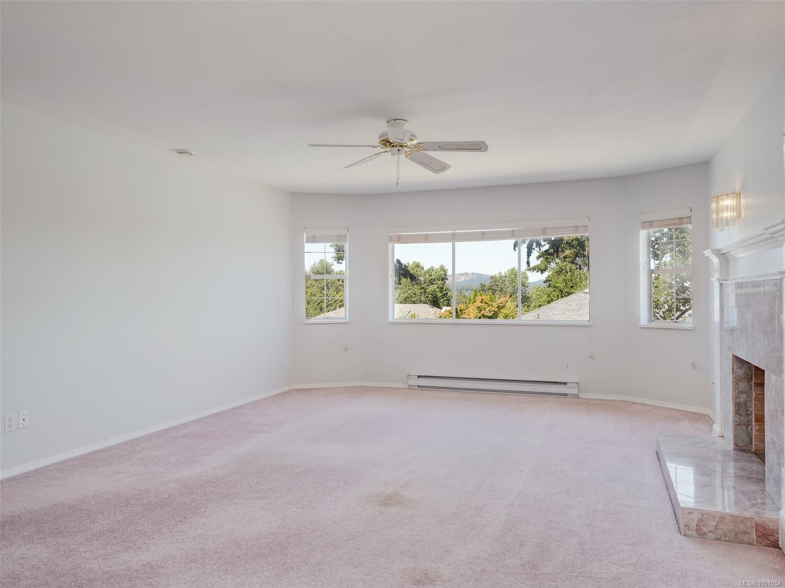 1287 Carmichael Crt — listing photo 6 of 41