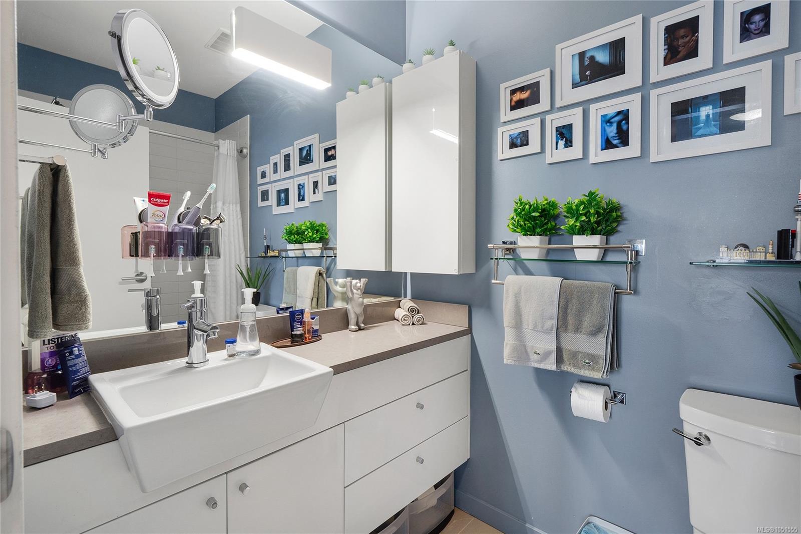 403-785 Tyee Rd — listing photo 8 of 16