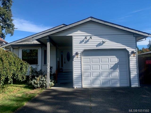 702 Hamilton Ave — listing photo 2 of 19