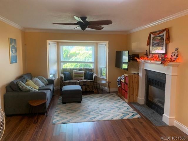 702 Hamilton Ave — listing photo 5 of 19