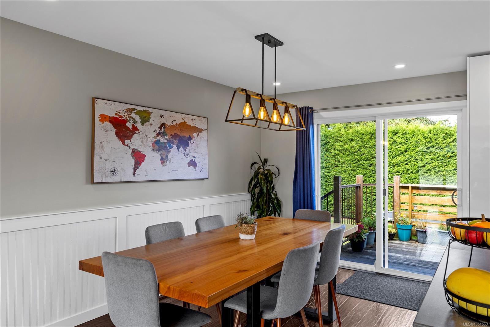 107 Moss Ave — listing photo 4 of 30