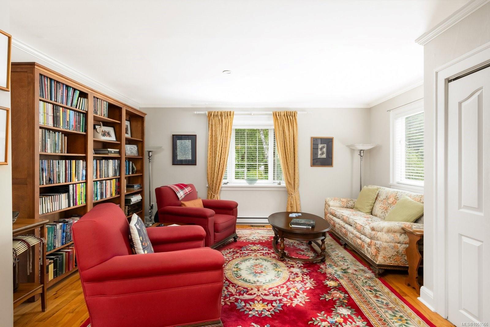1036 Deal St — listing photo 13 of 45
