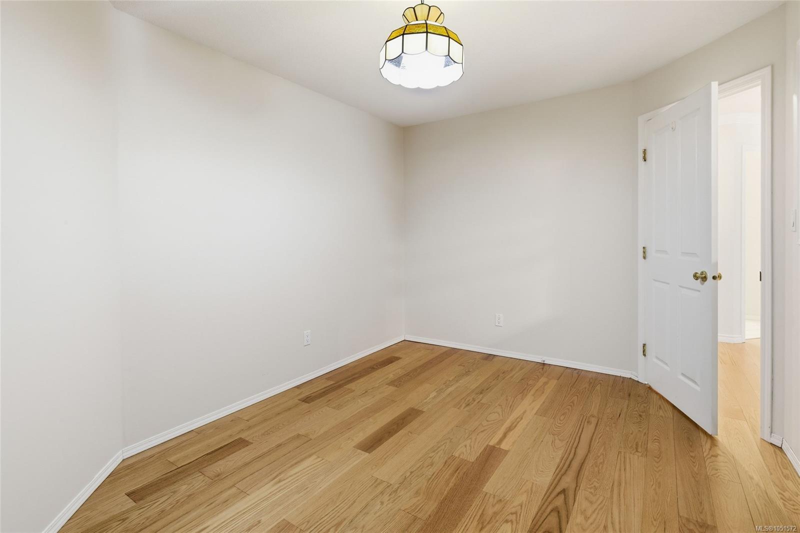 106-335 Hirst Ave — listing photo 12 of 42