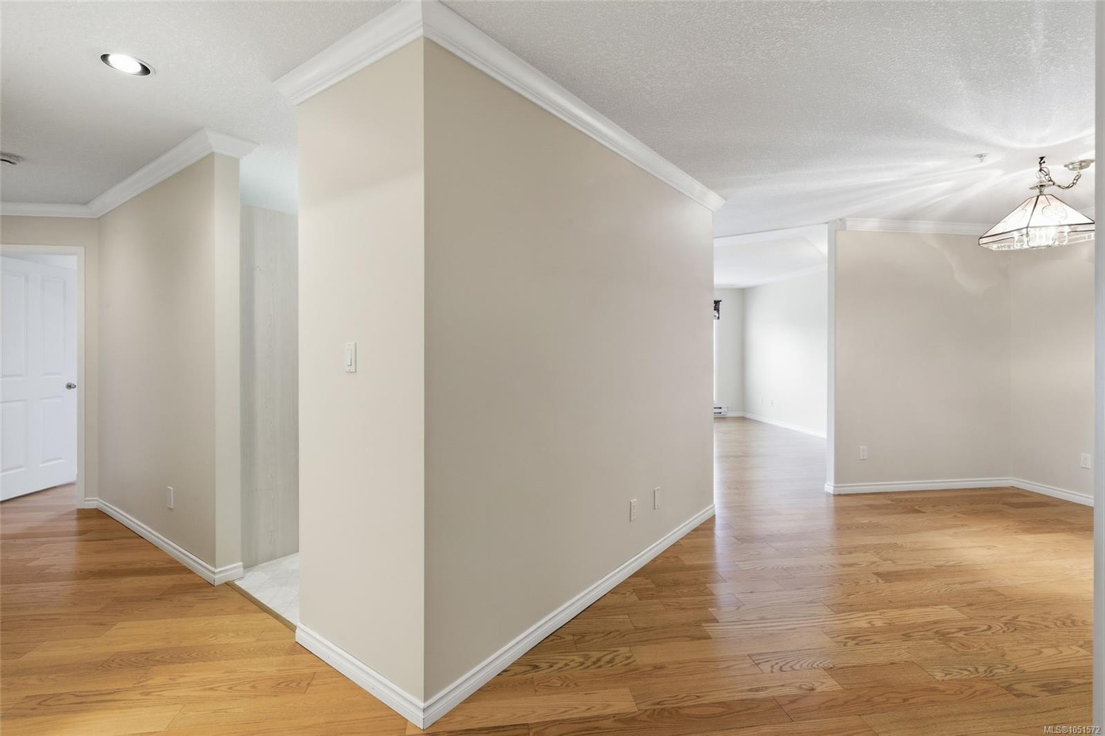 106-335 Hirst Ave — listing photo 14 of 42