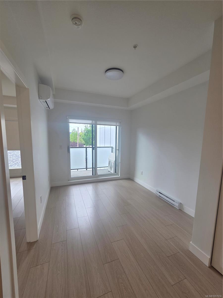 306-2629 Millstream Rd — listing photo 6 of 10