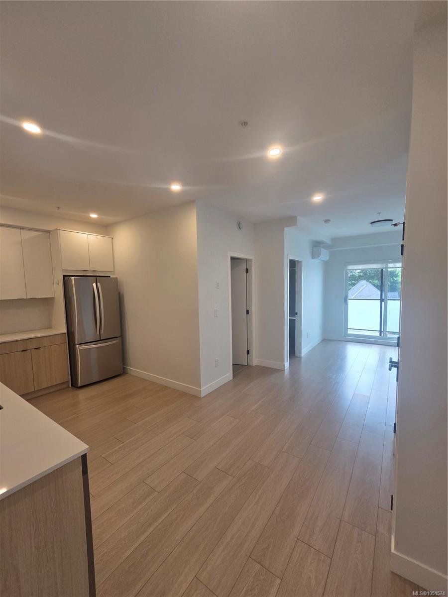306-2629 Millstream Rd — listing photo 7 of 10