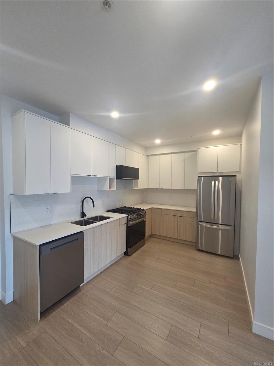 306-2629 Millstream Rd — listing photo 8 of 10