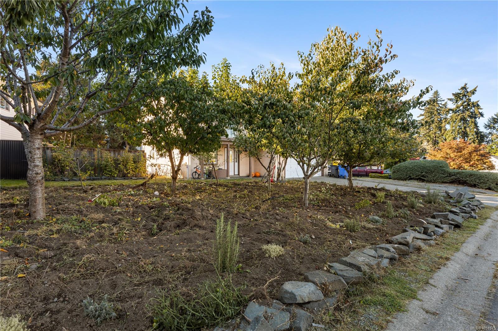 3104 Laurel Grove — listing photo 4 of 46