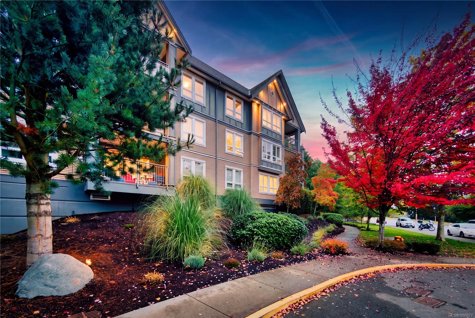 204-1620 Townsite Rd — listing photo 2 of 52