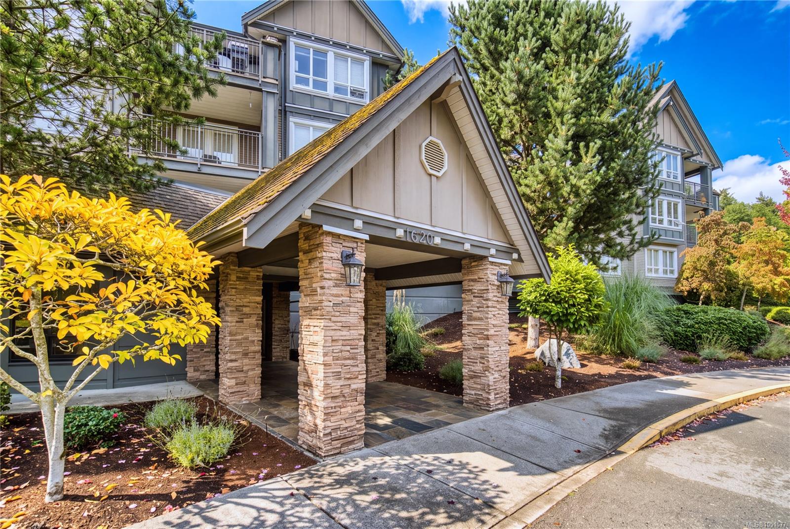 204-1620 Townsite Rd — listing photo 7 of 52