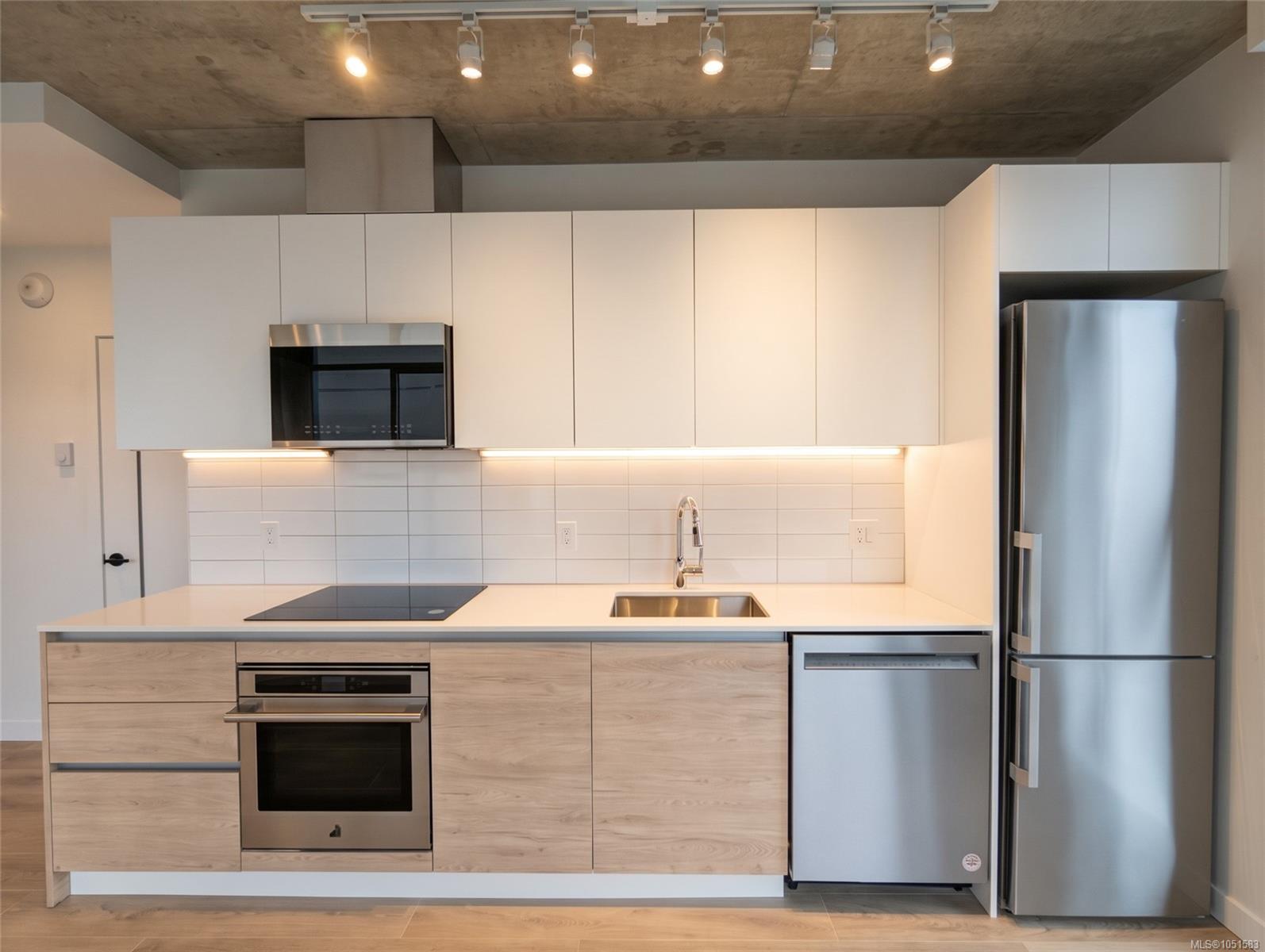 409-1097 View St — listing photo 4 of 16