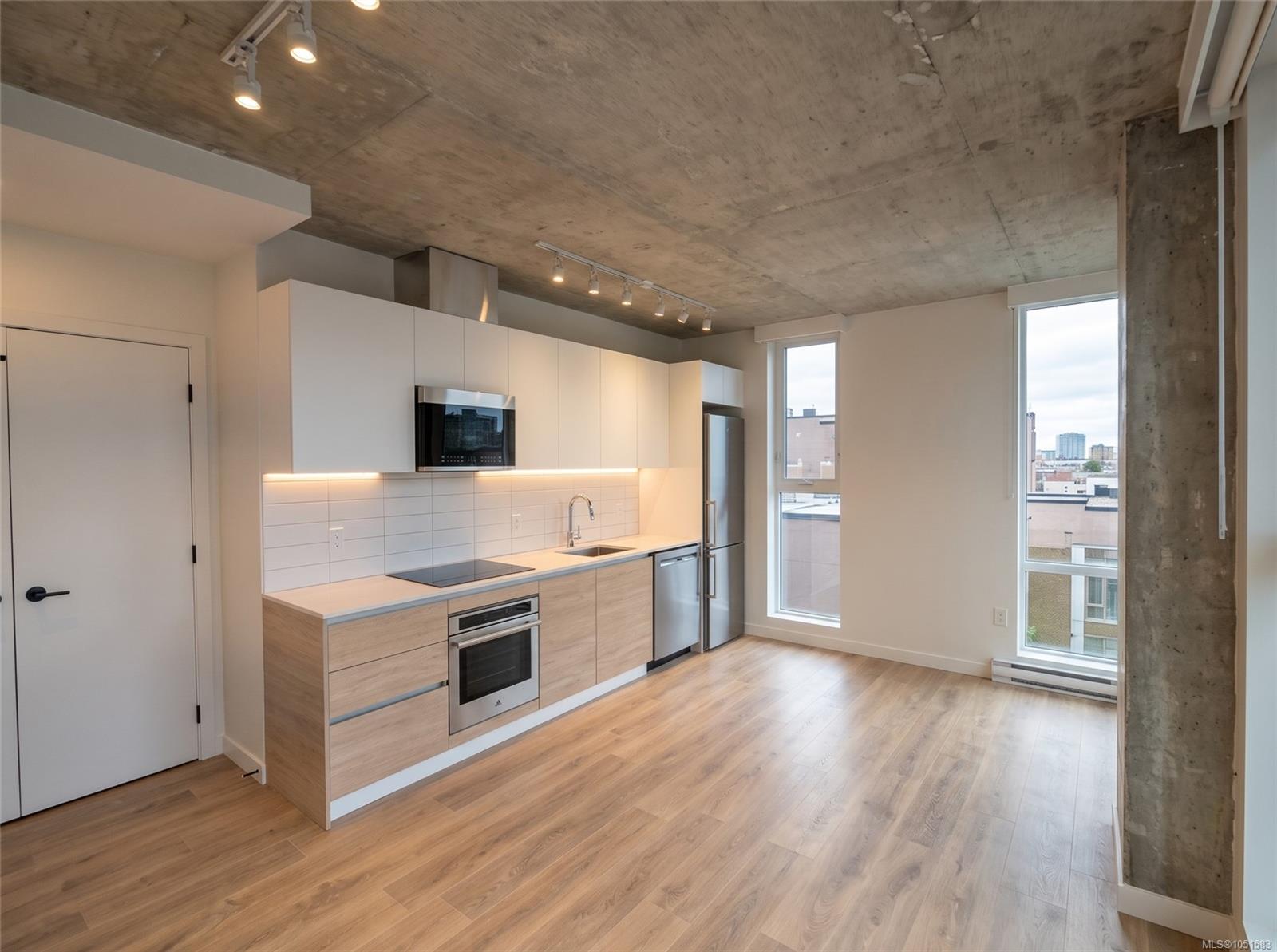 409-1097 View St — listing photo 6 of 16