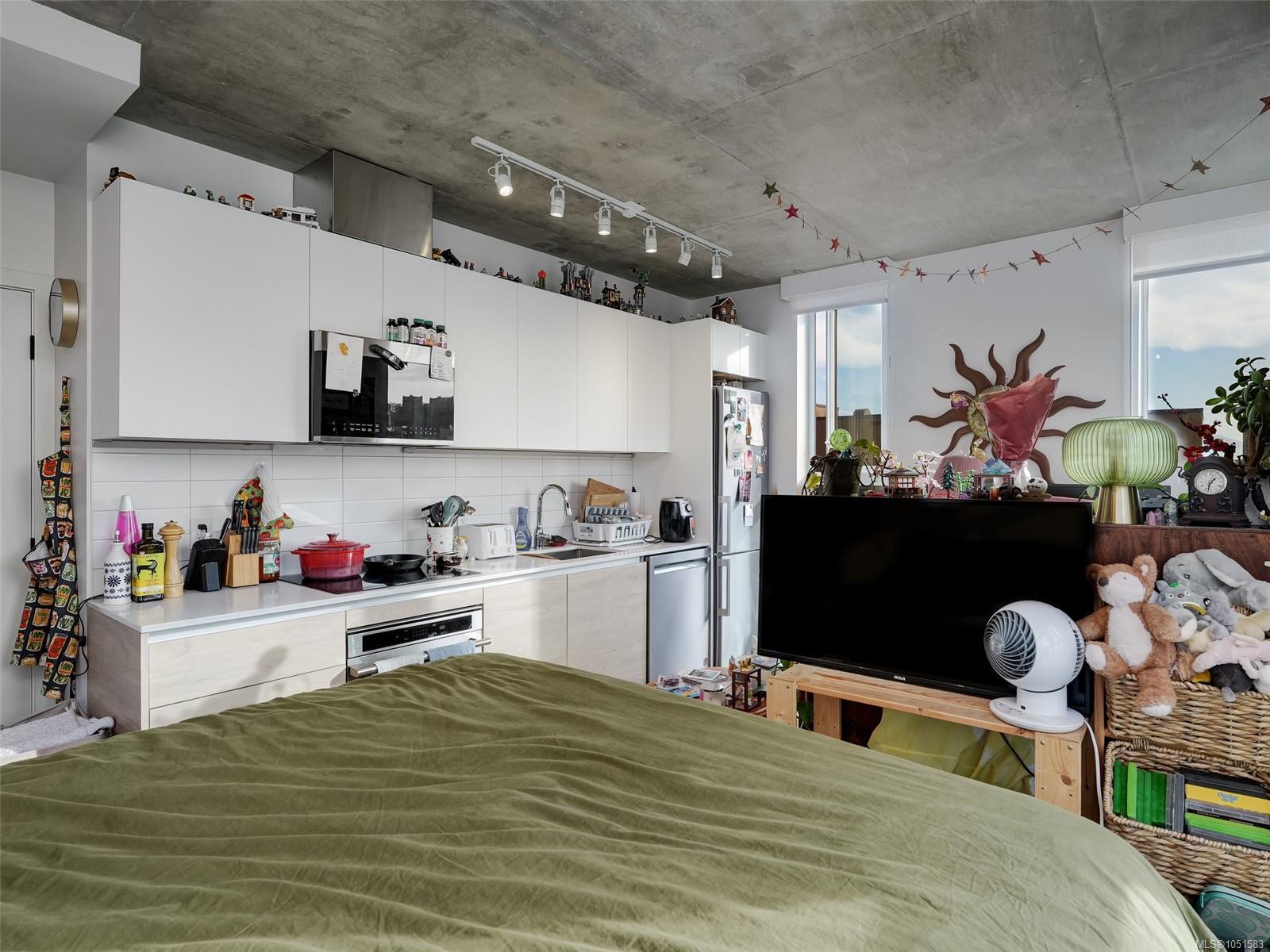 409-1097 View St — listing photo 7 of 16