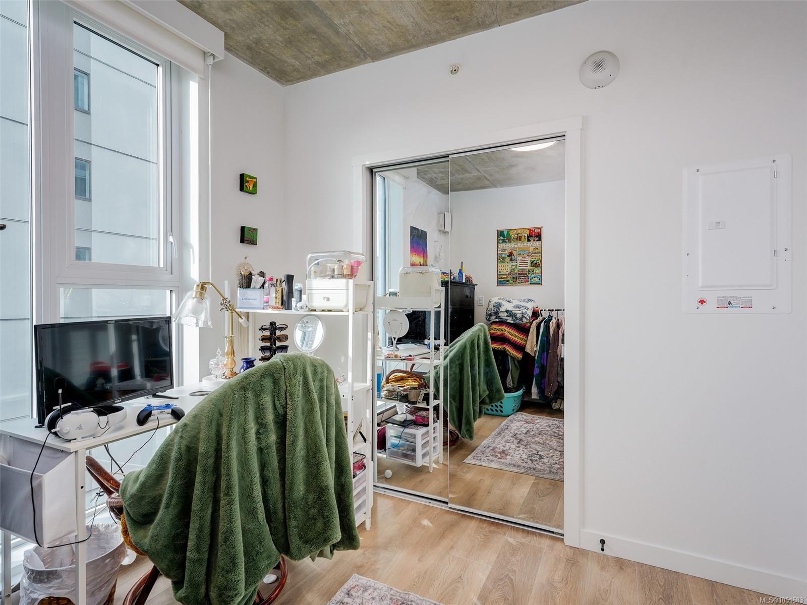 409-1097 View St — listing photo 10 of 16