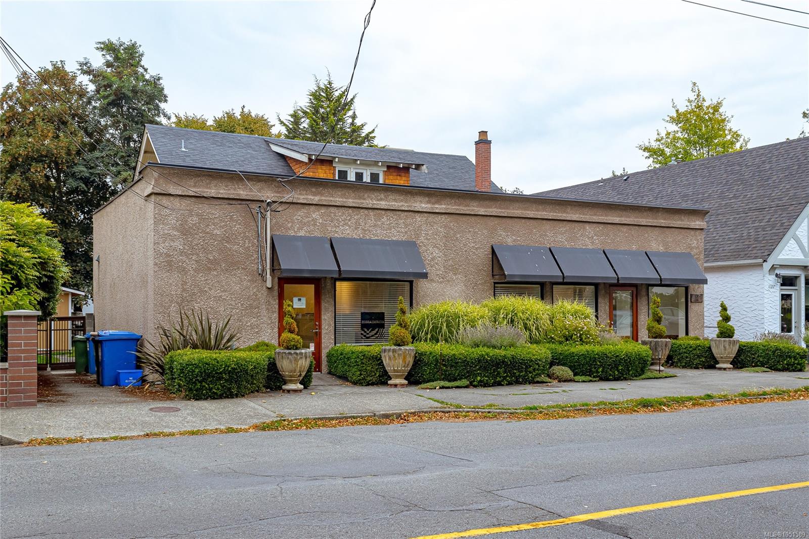 1161 Newport Ave photo 2
