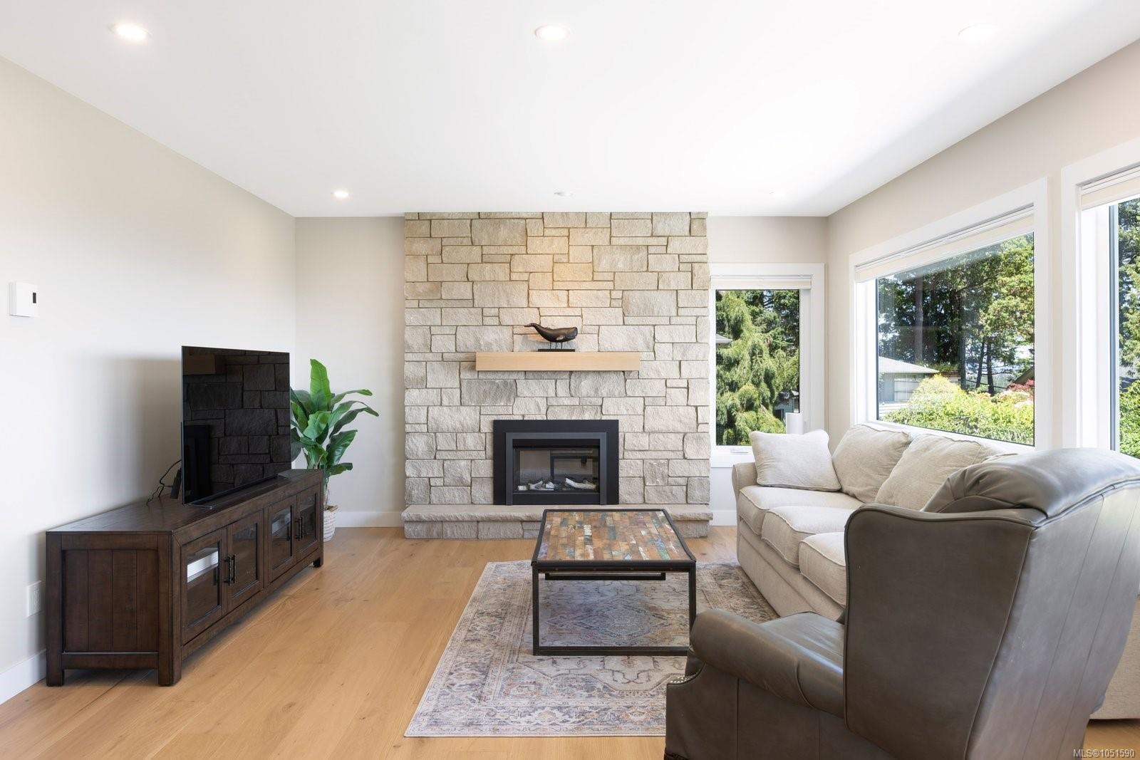 5254 Westover Pl — listing photo 14 of 41