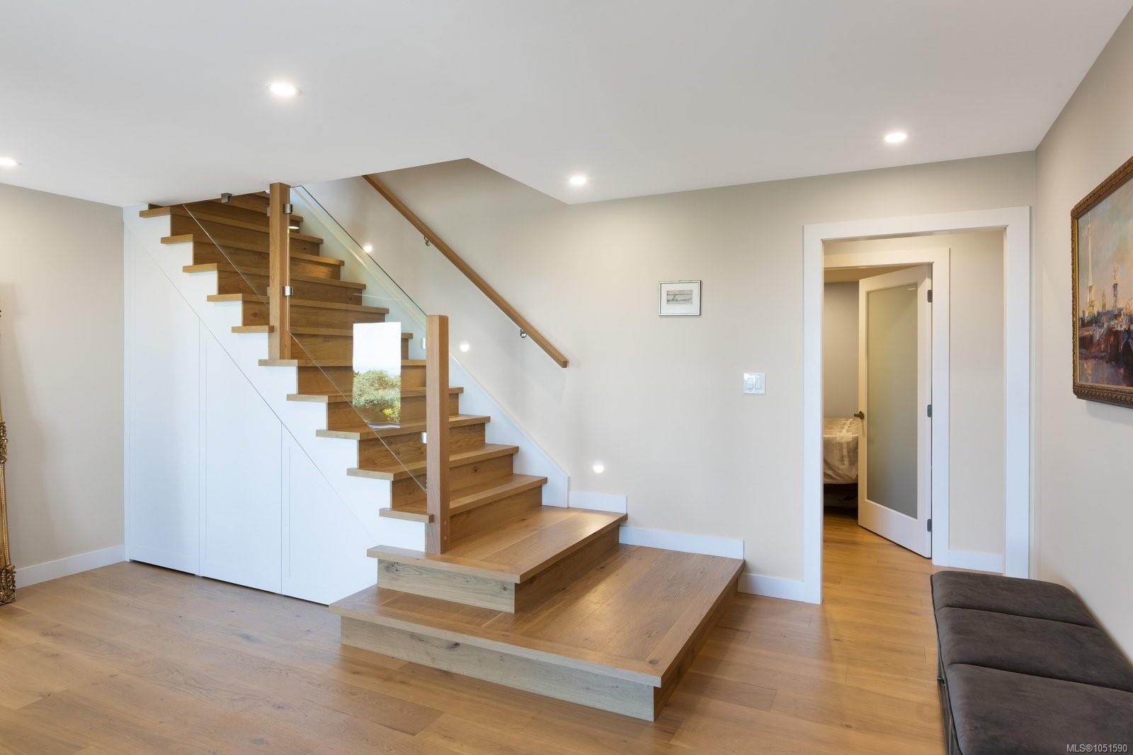 5254 Westover Pl — listing photo 8 of 41
