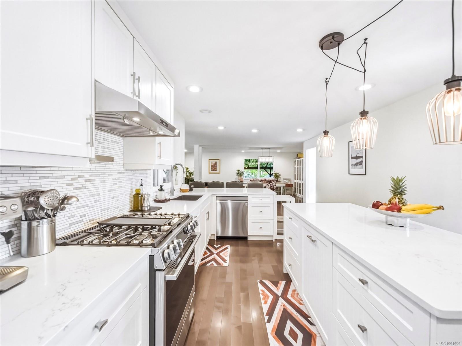 1805 Braeburn Pl — listing photo 10 of 64