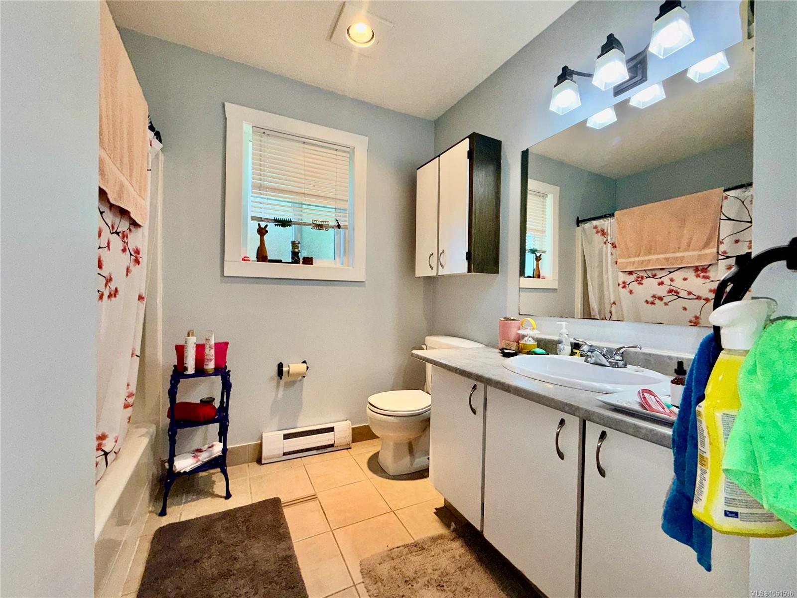 940 5th Ave — listing photo 14 of 23
