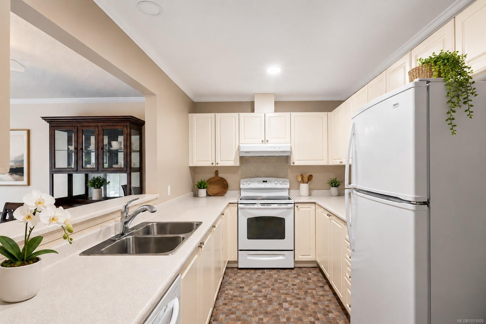 334-2245 James White Blvd — listing photo 5 of 24